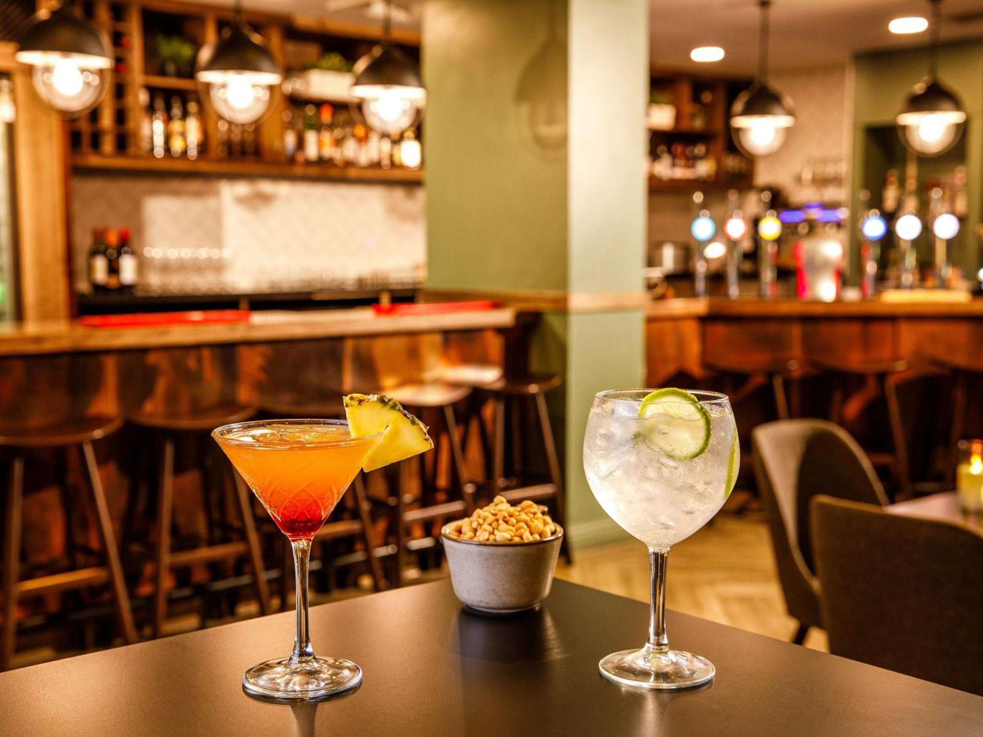 Mercure Cardiff North Hotel Ngoại thất bức ảnh