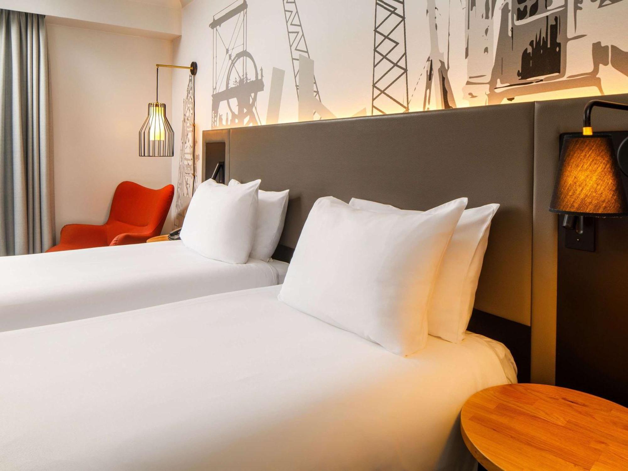 Mercure Cardiff North Hotel Ngoại thất bức ảnh