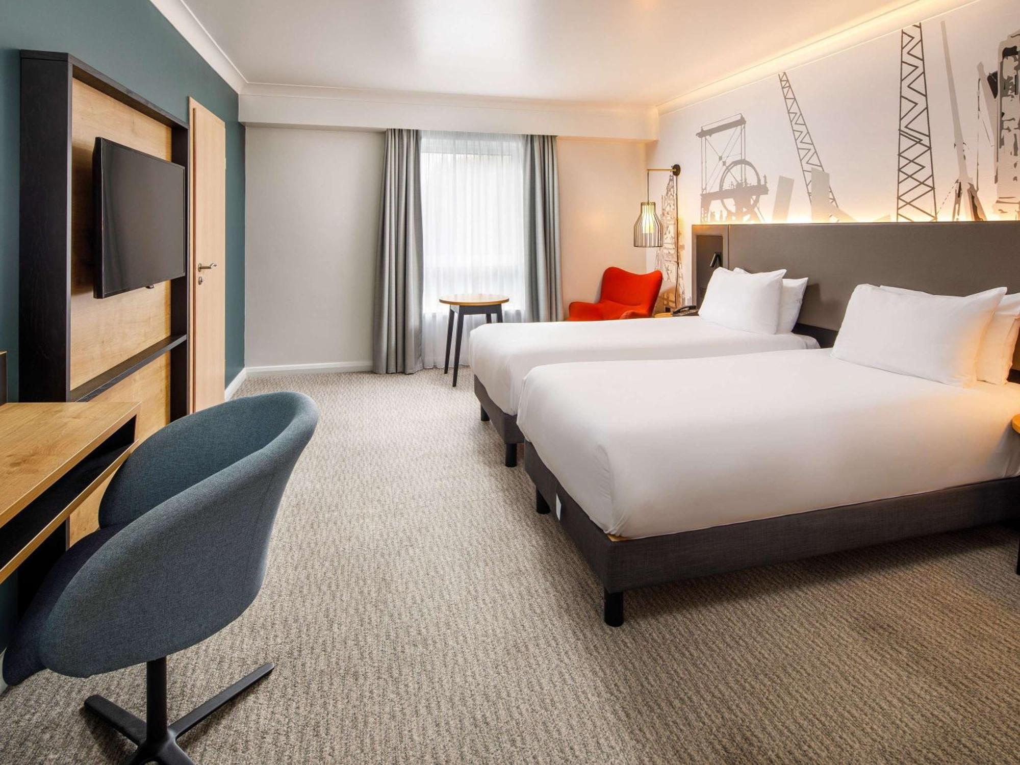 Mercure Cardiff North Hotel Ngoại thất bức ảnh
