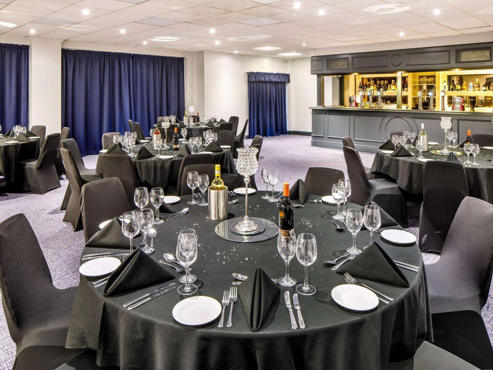Mercure Cardiff North Hotel Ngoại thất bức ảnh