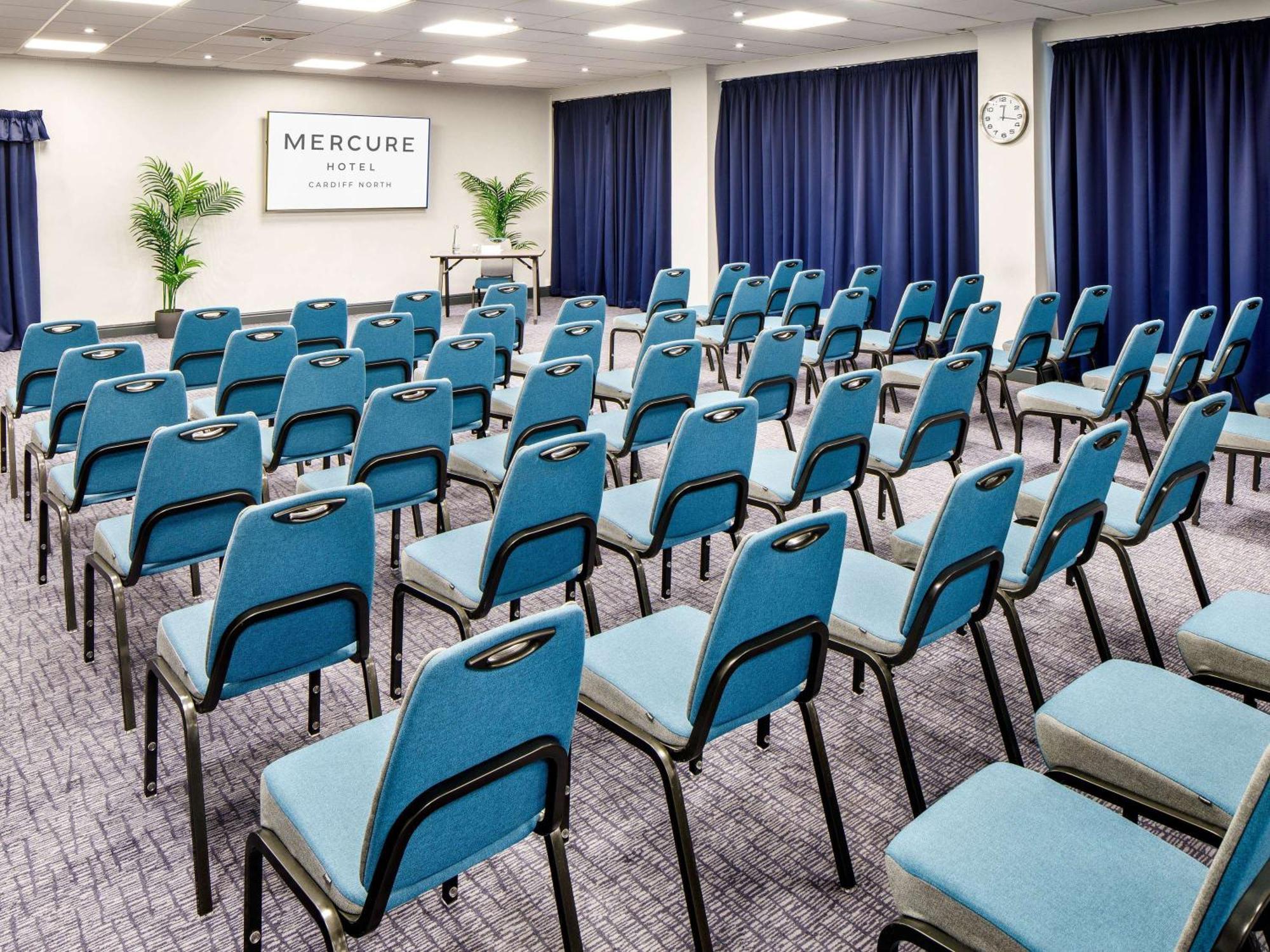 Mercure Cardiff North Hotel Ngoại thất bức ảnh