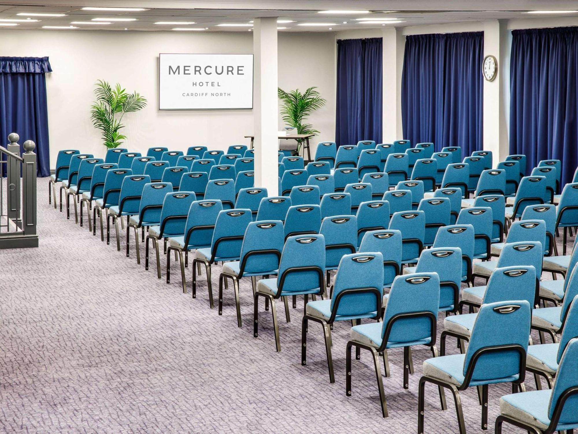 Mercure Cardiff North Hotel Ngoại thất bức ảnh