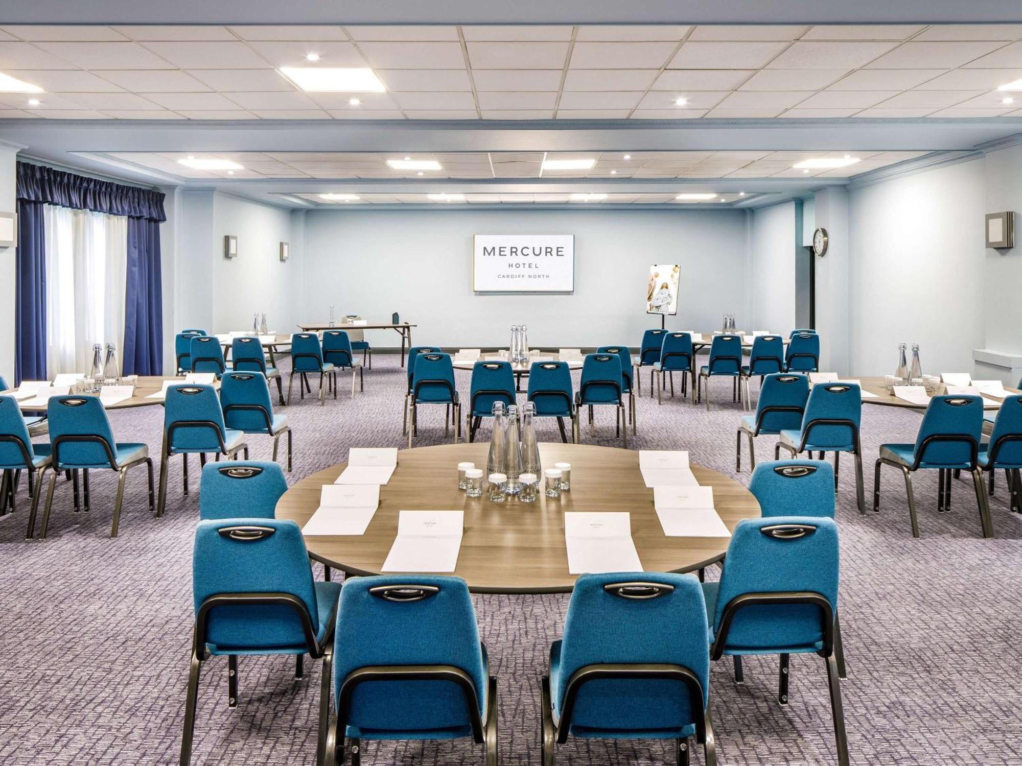 Mercure Cardiff North Hotel Ngoại thất bức ảnh